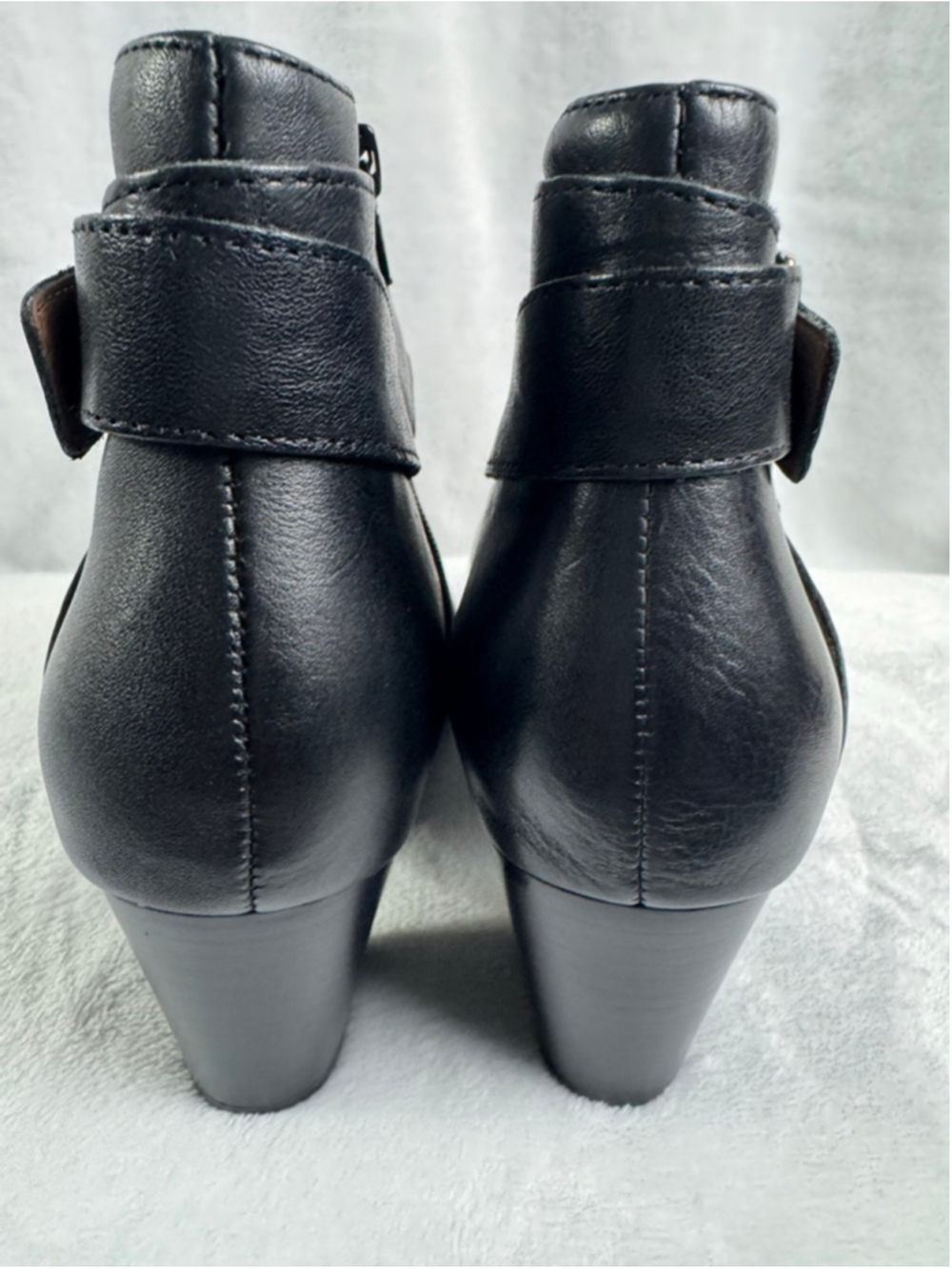 Vionic Trinity Black Ankle Boots/Booties Size 8 with Gold Buckle Block Heel - Picture 4 of 9